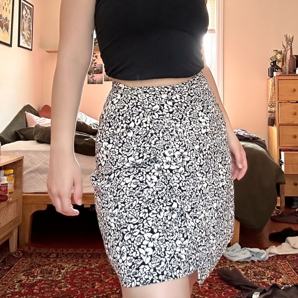 Vintage Liz Claiborne floral wrap skirt!